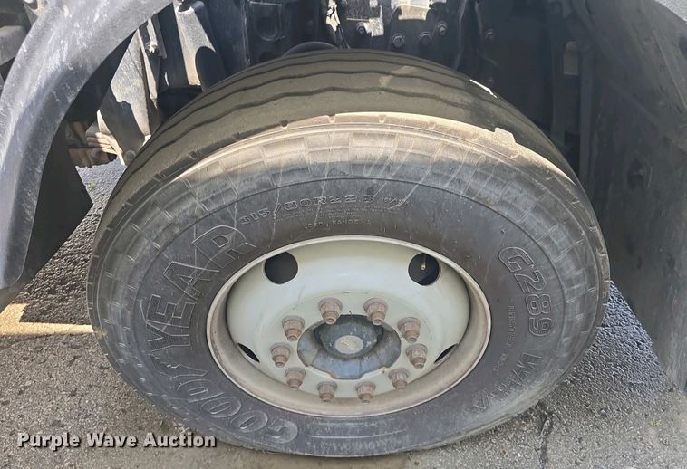 image for item DO7904 2016 Mack LEU633 refuse truck