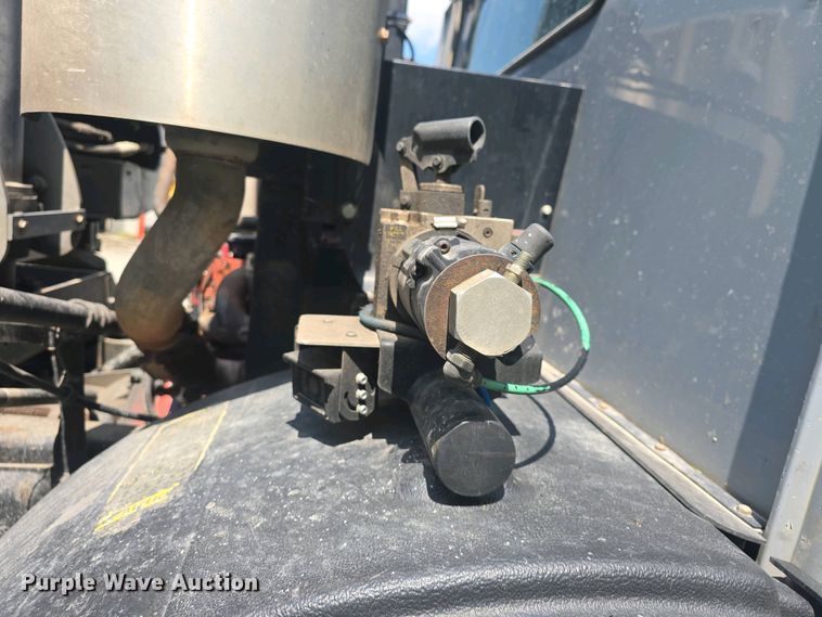 image for item DO7904 2016 Mack LEU633 refuse truck