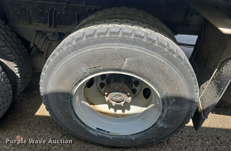 image for item DO7904 2016 Mack LEU633 refuse truck