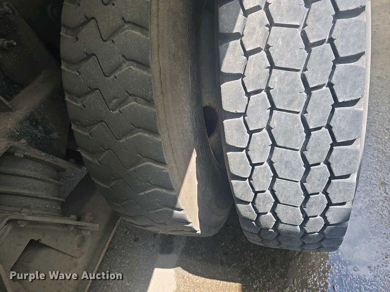 image for item DO7904 2016 Mack LEU633 refuse truck