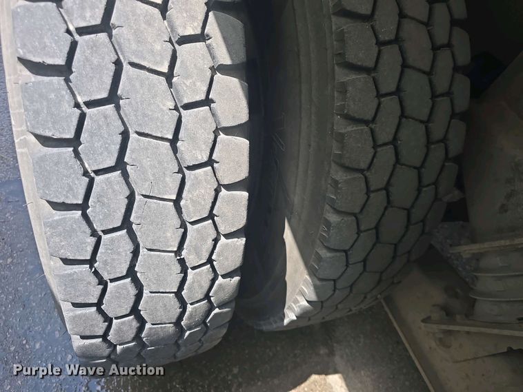 image for item DO7904 2016 Mack LEU633 refuse truck