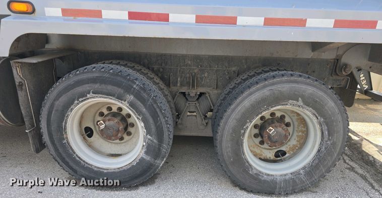 image for item DO7904 2016 Mack LEU633 refuse truck