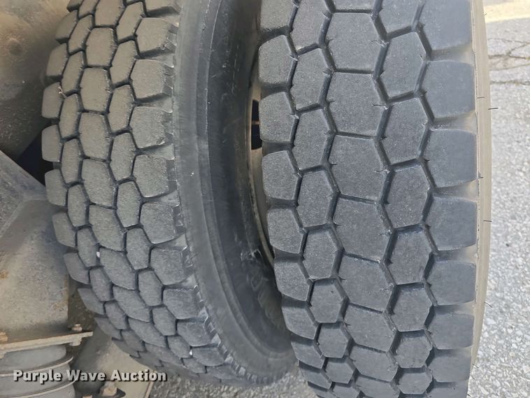 image for item DO7904 2016 Mack LEU633 refuse truck