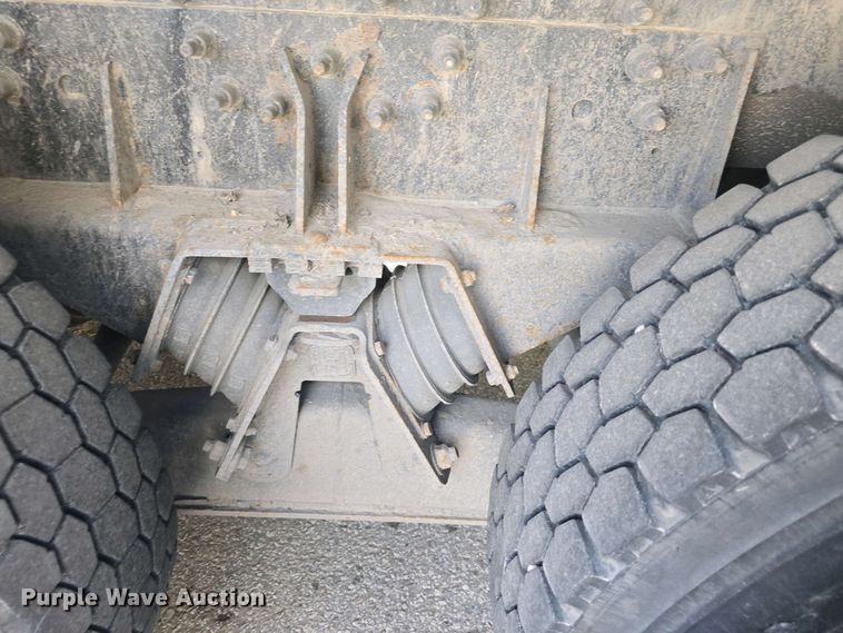 image for item DO7904 2016 Mack LEU633 refuse truck