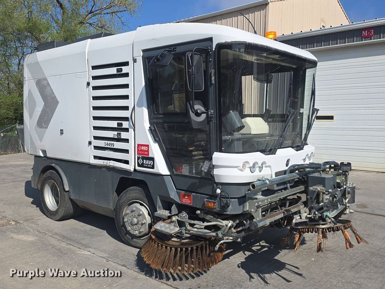 image for item DO7905 2014 Ravo B.V. Ravo 5 Series 540 street sweeper