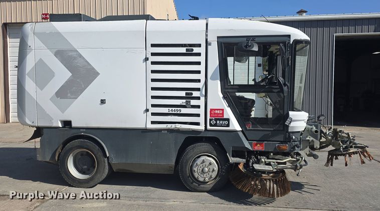 image for item DO7905 2014 Ravo B.V. Ravo 5 Series 540 street sweeper