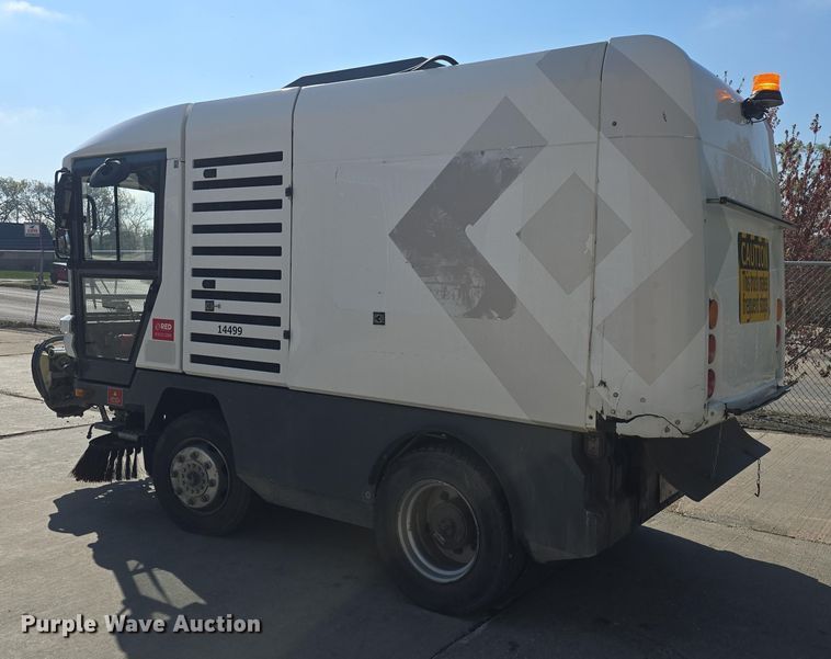 image for item DO7905 2014 Ravo B.V. Ravo 5 Series 540 street sweeper
