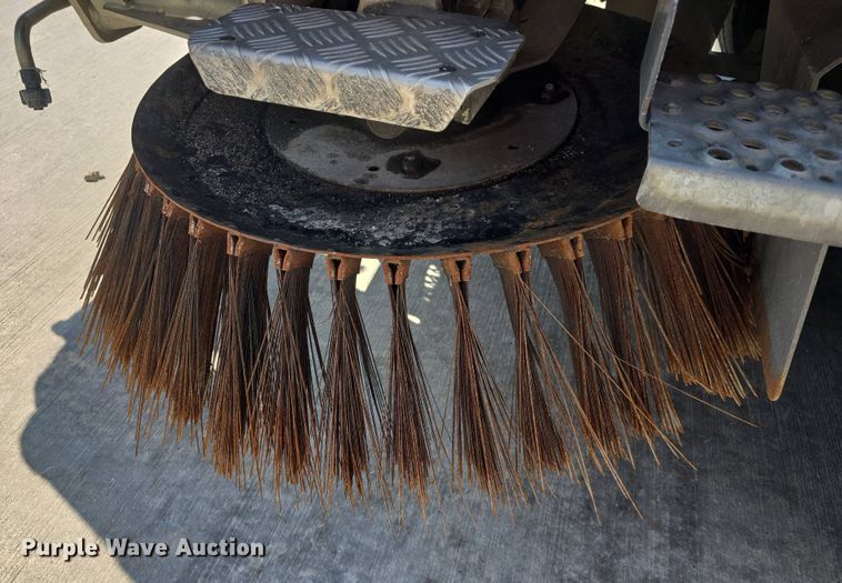 image for item DO7905 2014 Ravo B.V. Ravo 5 Series 540 street sweeper