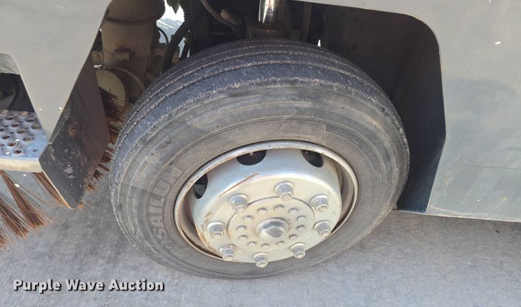 image for item DO7905 2014 Ravo B.V. Ravo 5 Series 540 street sweeper