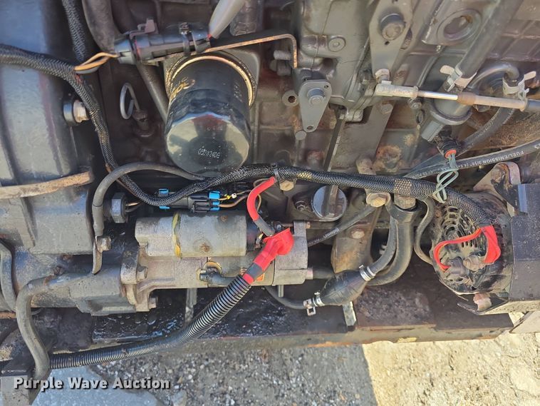 image for item DO7906 2005 Bobcat S220 skid steer loader