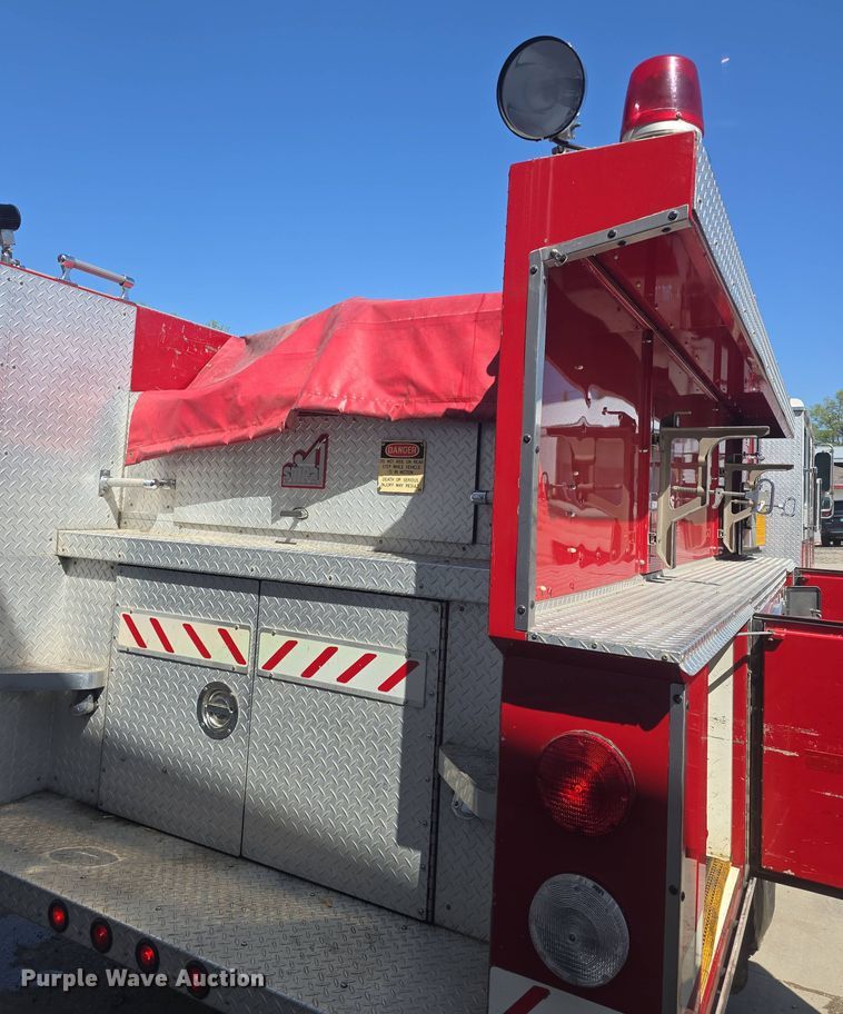 image for item DO7907 1993 HME pumper fire truck