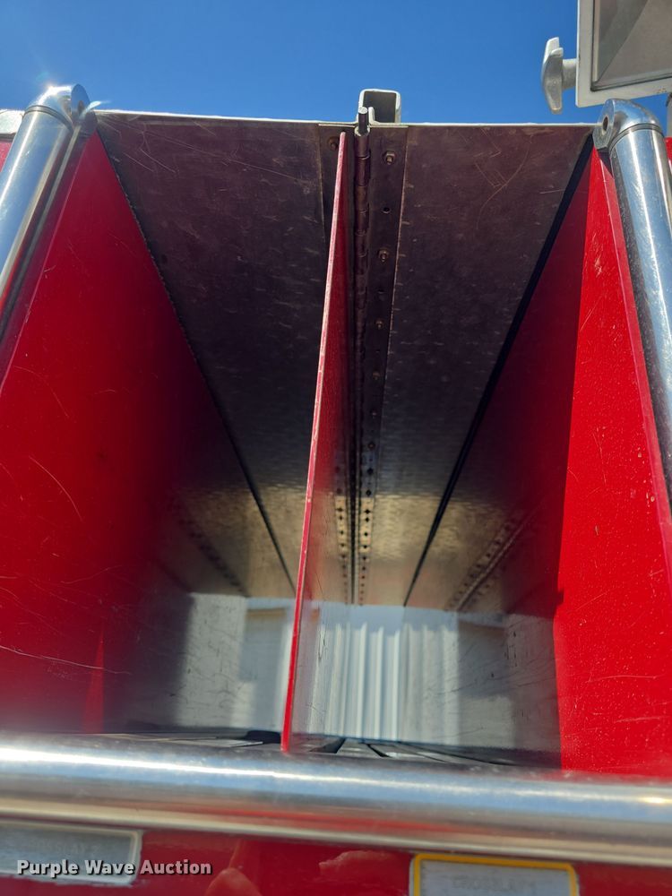 image for item DO7907 1993 HME pumper fire truck