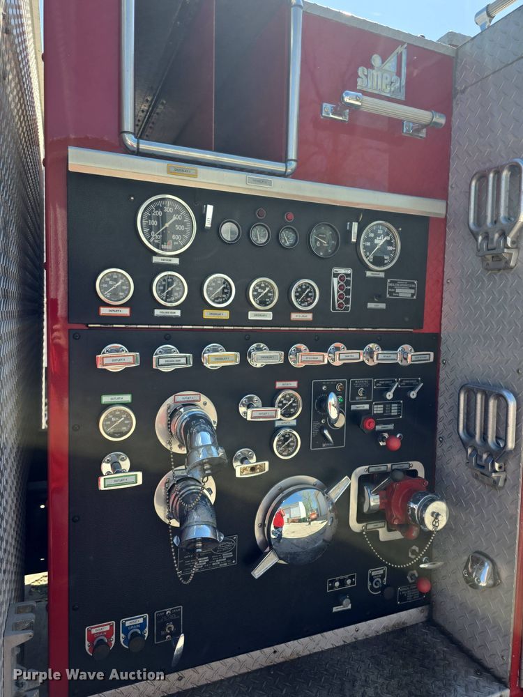 image for item DO7907 1993 HME pumper fire truck