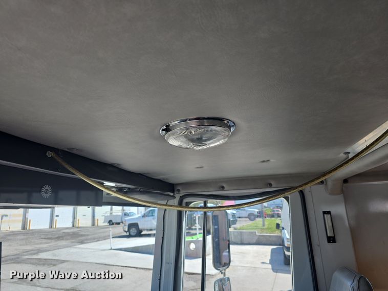 image for item DO7907 1993 HME pumper fire truck