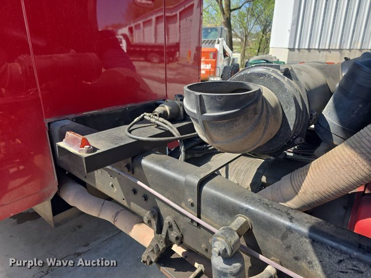 image for item DO7907 1993 HME pumper fire truck