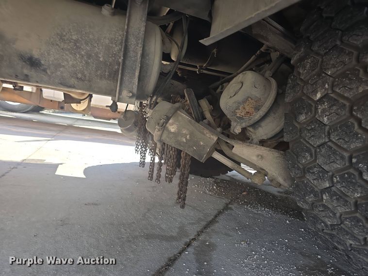 image for item DO7907 1993 HME pumper fire truck