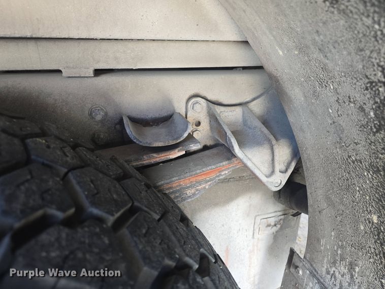 image for item DO7907 1993 HME pumper fire truck