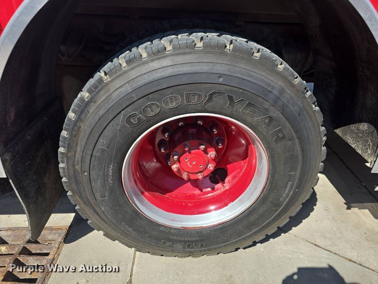 image for item DO7907 1993 HME pumper fire truck