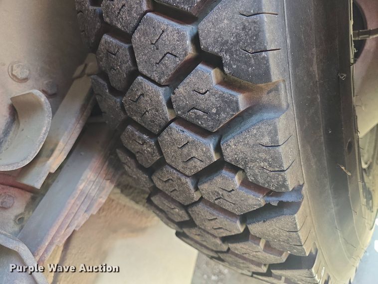 image for item DO7907 1993 HME pumper fire truck