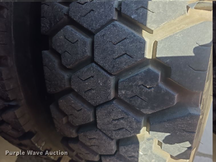 image for item DO7907 1993 HME pumper fire truck