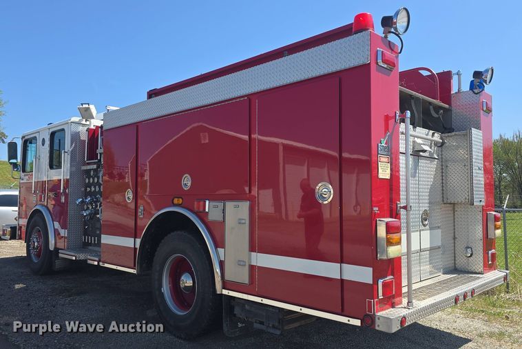 image for item DO7909 2002 HME pumper fire truck