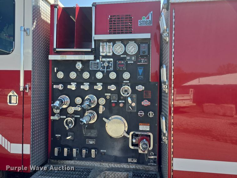 image for item DO7909 2002 HME pumper fire truck