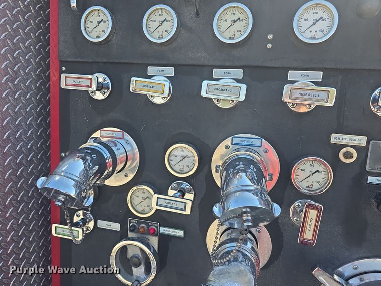 image for item DO7909 2002 HME pumper fire truck