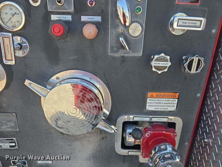 image for item DO7909 2002 HME pumper fire truck