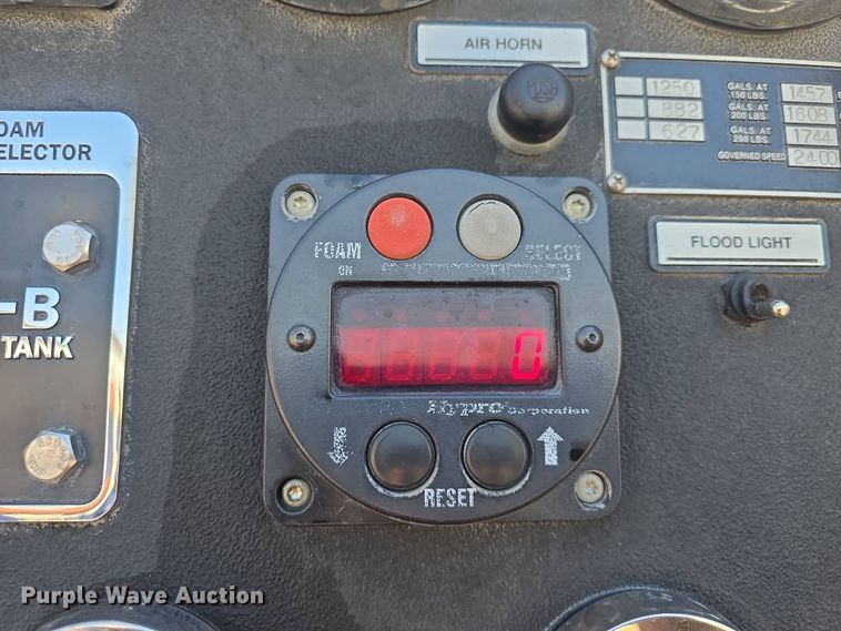 image for item DO7909 2002 HME pumper fire truck