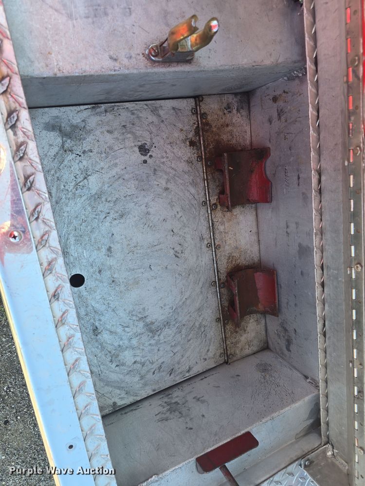 image for item DO7909 2002 HME pumper fire truck