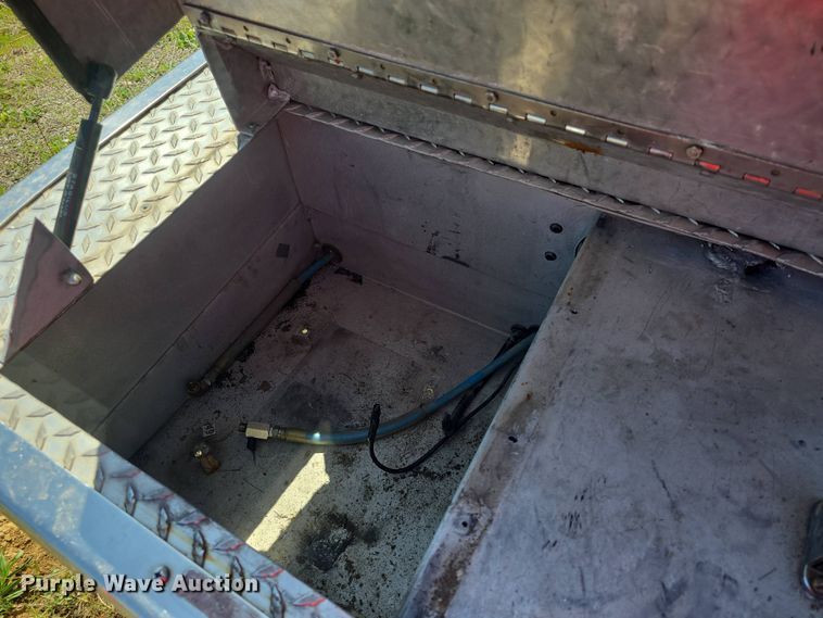 image for item DO7909 2002 HME pumper fire truck