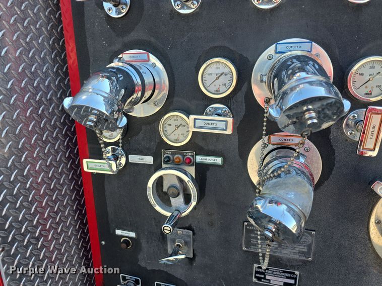 image for item DO7909 2002 HME pumper fire truck