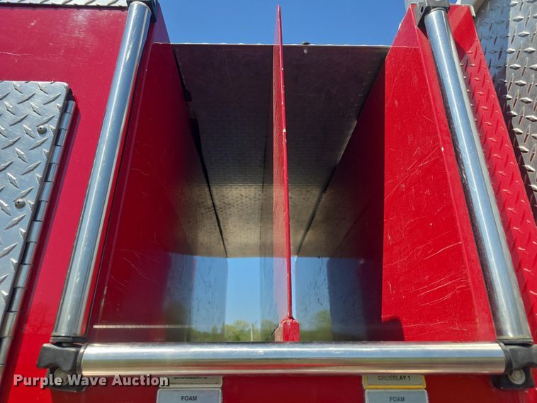 image for item DO7909 2002 HME pumper fire truck