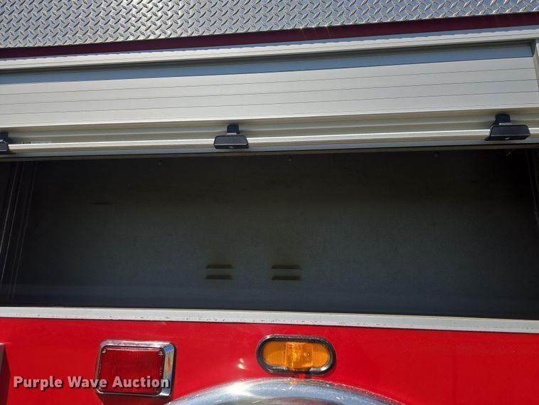 image for item DO7909 2002 HME pumper fire truck