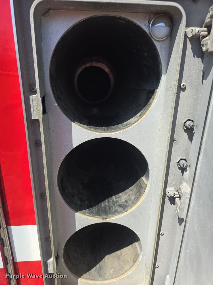 image for item DO7909 2002 HME pumper fire truck