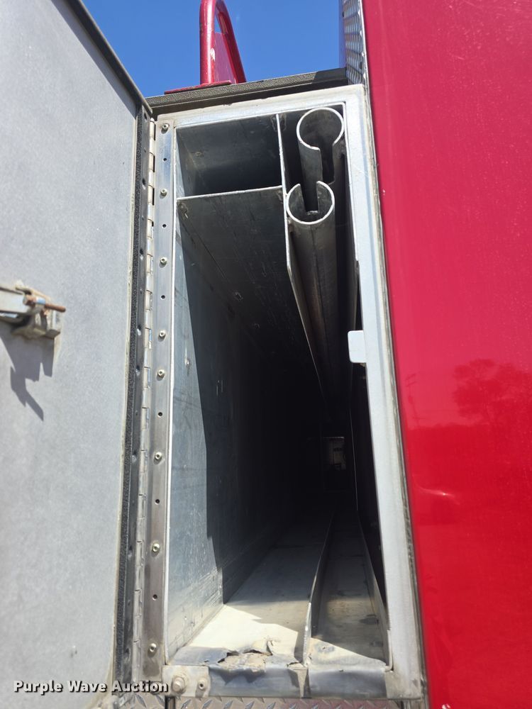 image for item DO7909 2002 HME pumper fire truck