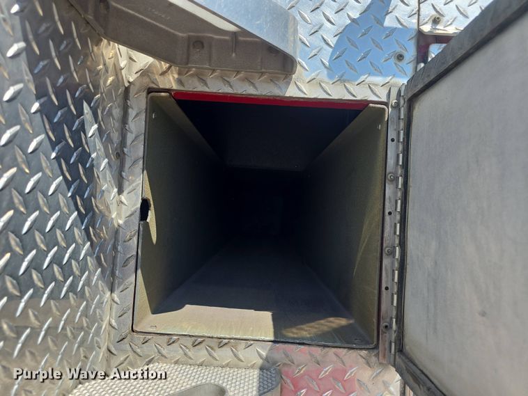 image for item DO7909 2002 HME pumper fire truck