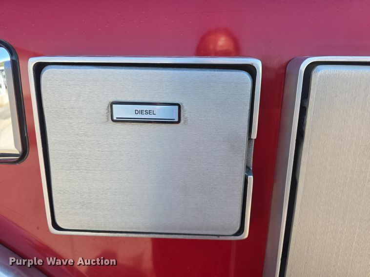 image for item DO7909 2002 HME pumper fire truck