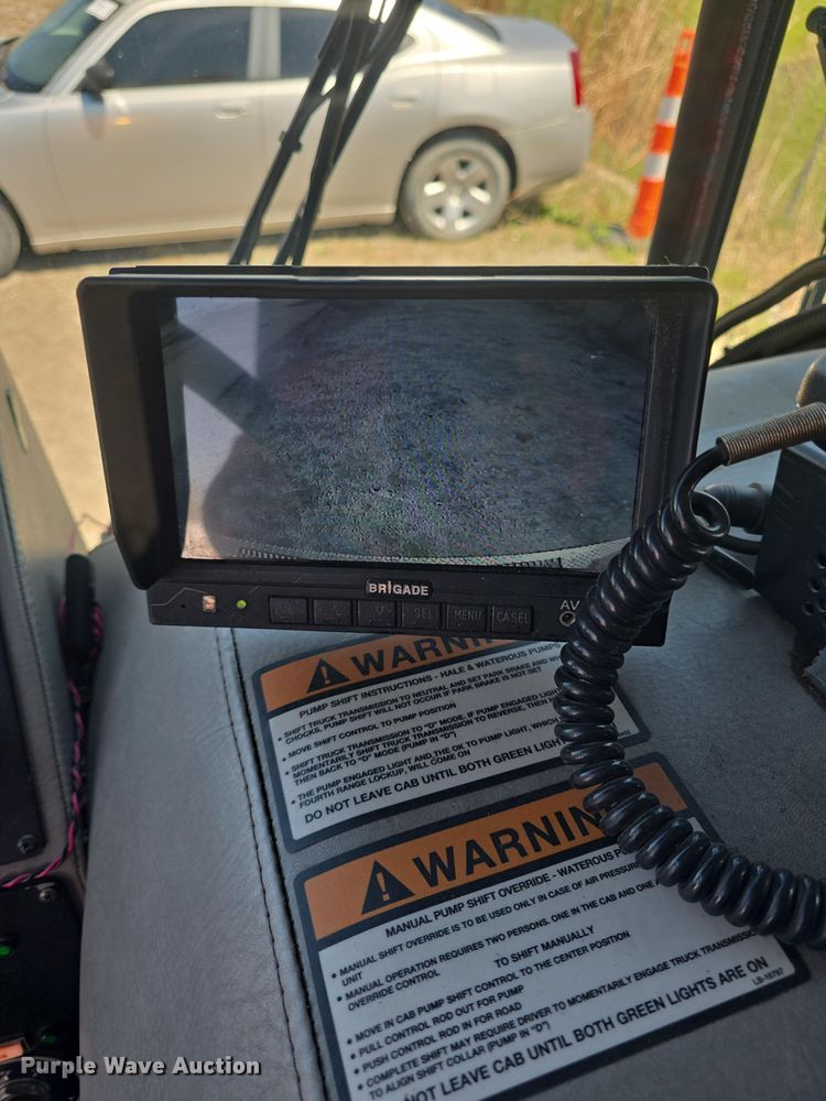 image for item DO7909 2002 HME pumper fire truck