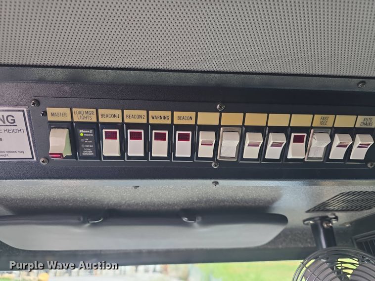 image for item DO7909 2002 HME pumper fire truck