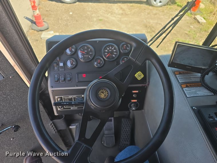 image for item DO7909 2002 HME pumper fire truck