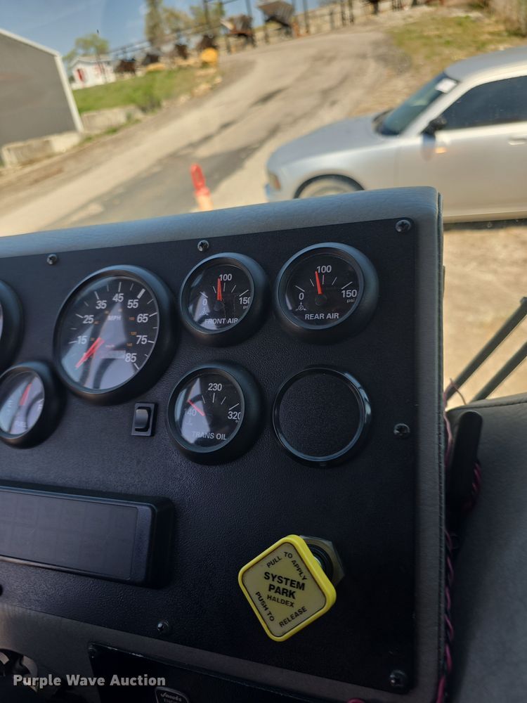 image for item DO7909 2002 HME pumper fire truck