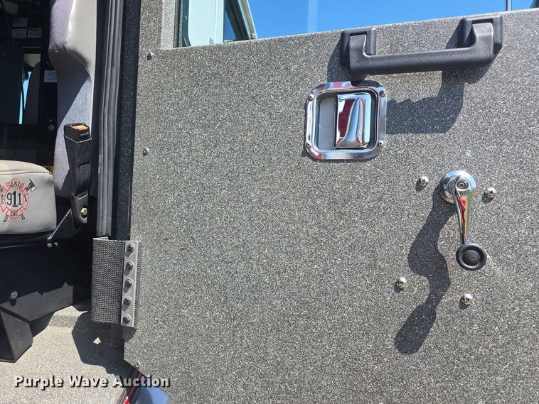 image for item DO7909 2002 HME pumper fire truck