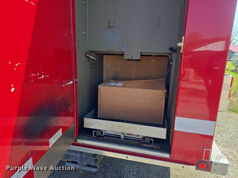 image for item DO7909 2002 HME pumper fire truck