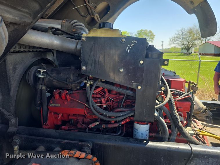 image for item DO7909 2002 HME pumper fire truck