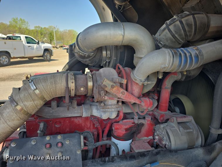 image for item DO7909 2002 HME pumper fire truck