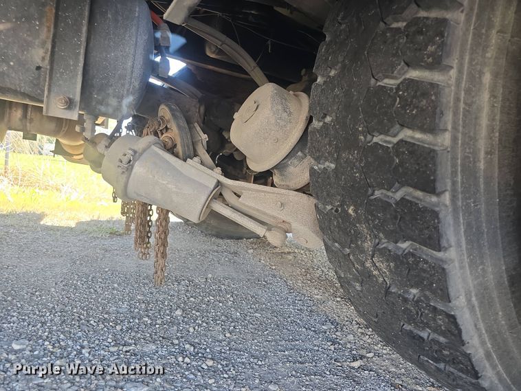 image for item DO7909 2002 HME pumper fire truck