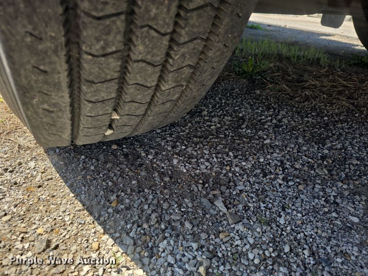 image for item DO7909 2002 HME pumper fire truck