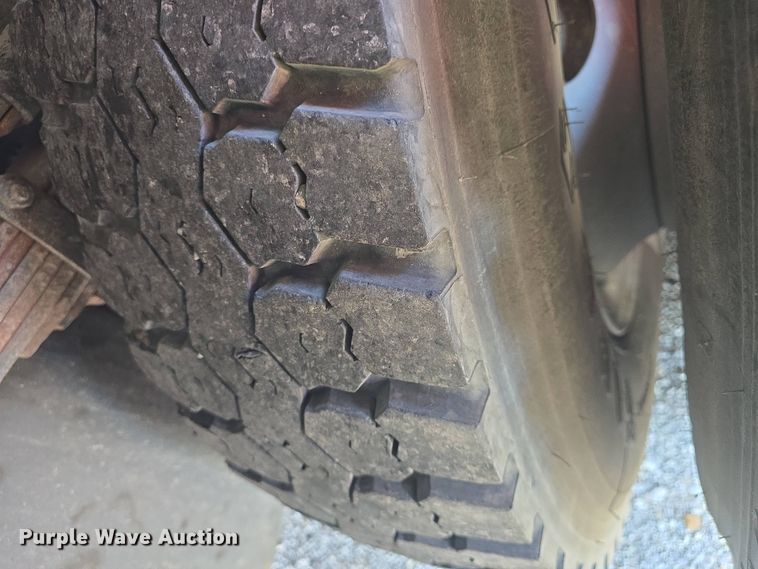 image for item DO7909 2002 HME pumper fire truck