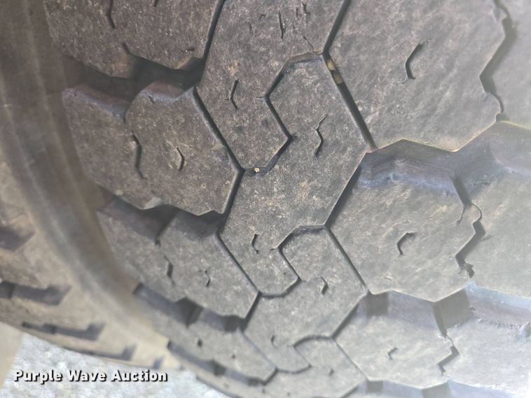 image for item DO7909 2002 HME pumper fire truck